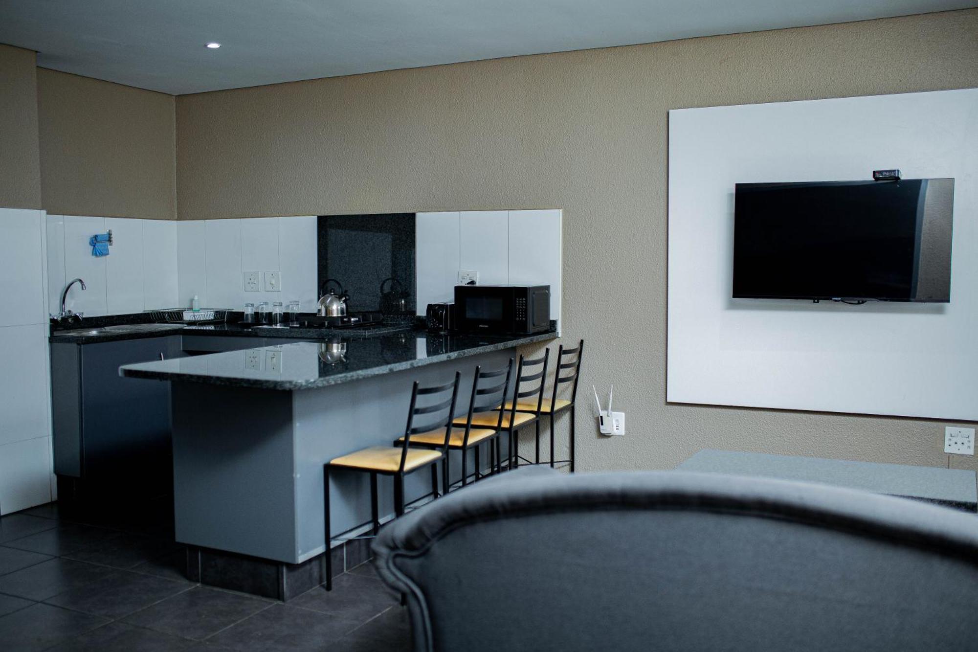 Vetho 2 Apartments Or Tambo Airport Kempton Park Exterior photo